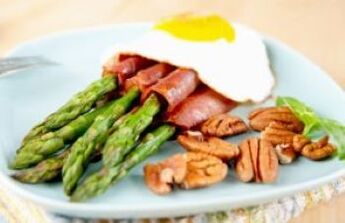 Los platos de la dieta keto pueden tener efectos secundarios para el organismo con determinadas patologías